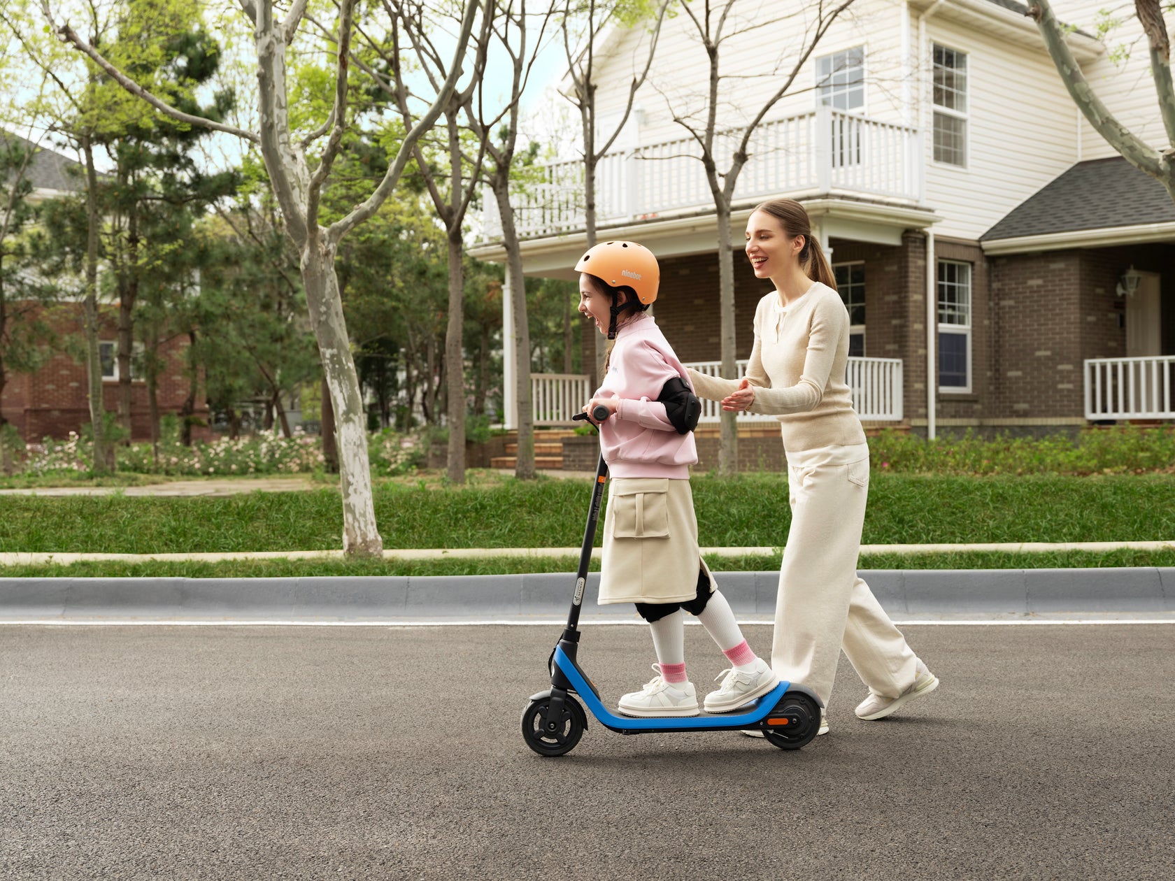 Segway Ninebot Electric Scooter image 4